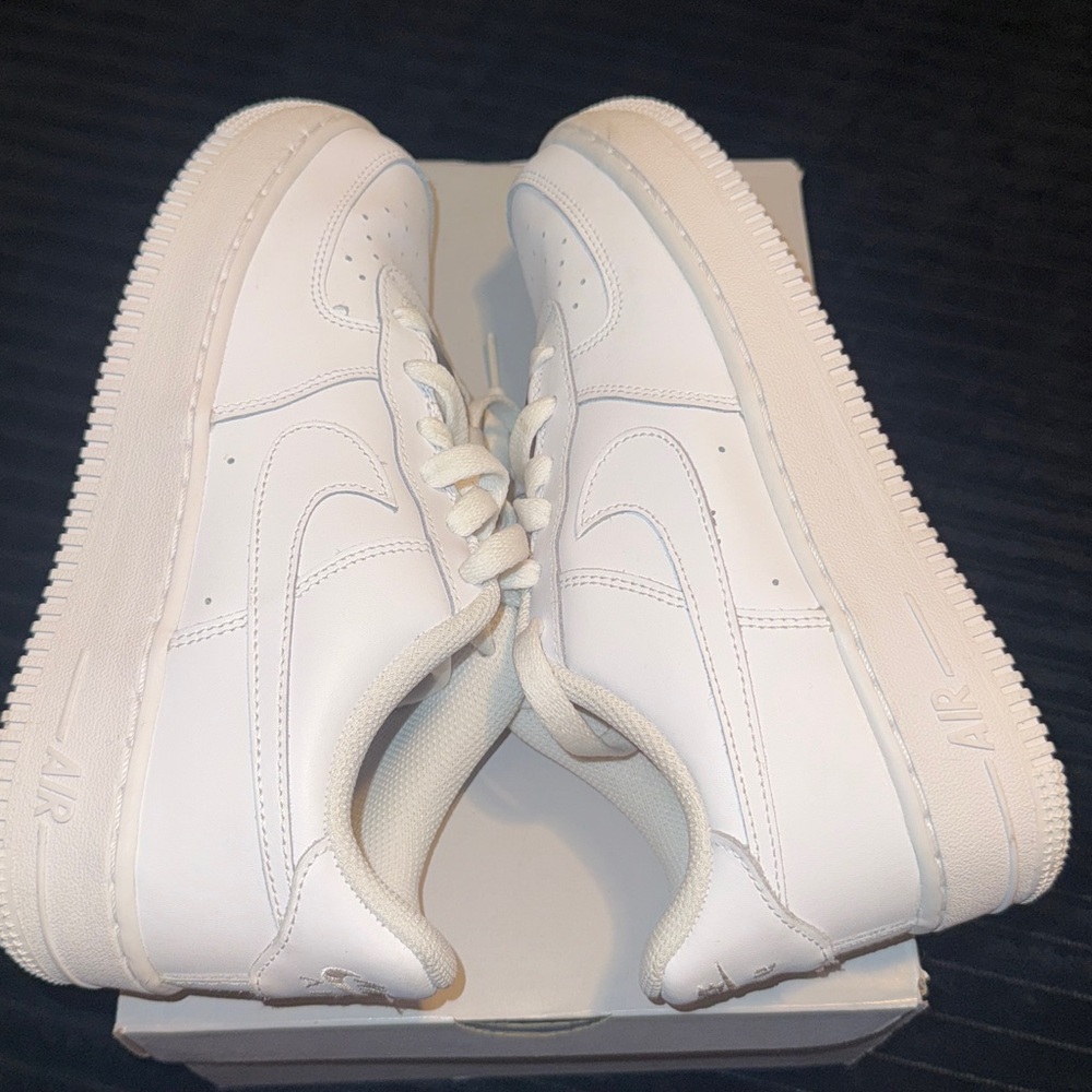 White Air Force 1 - Picture 4 of 6